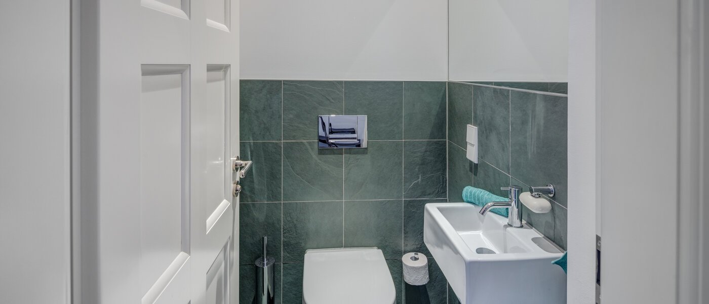 appartement München Bogenhausen 01 toilettes séparées 10830