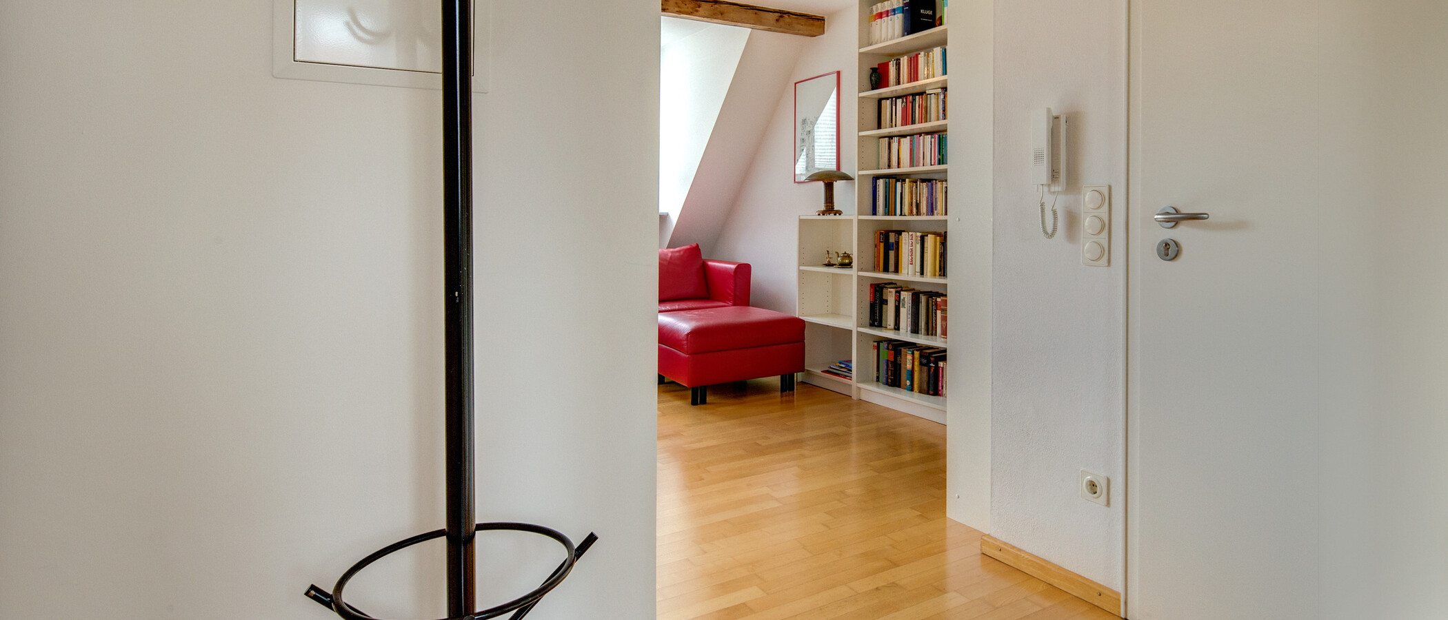 appartement avec mezzanine München Schwabing (links der Leopoldstraße) 02 entrée/couloir 1090