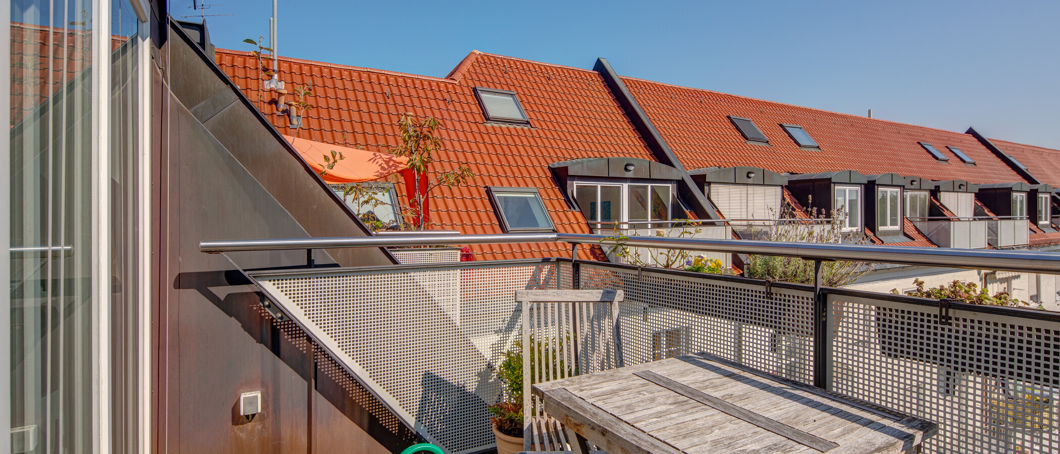 appartement avec mezzanine München Schwabing (links der Leopoldstraße) 02 terrasse sur le toit 1090