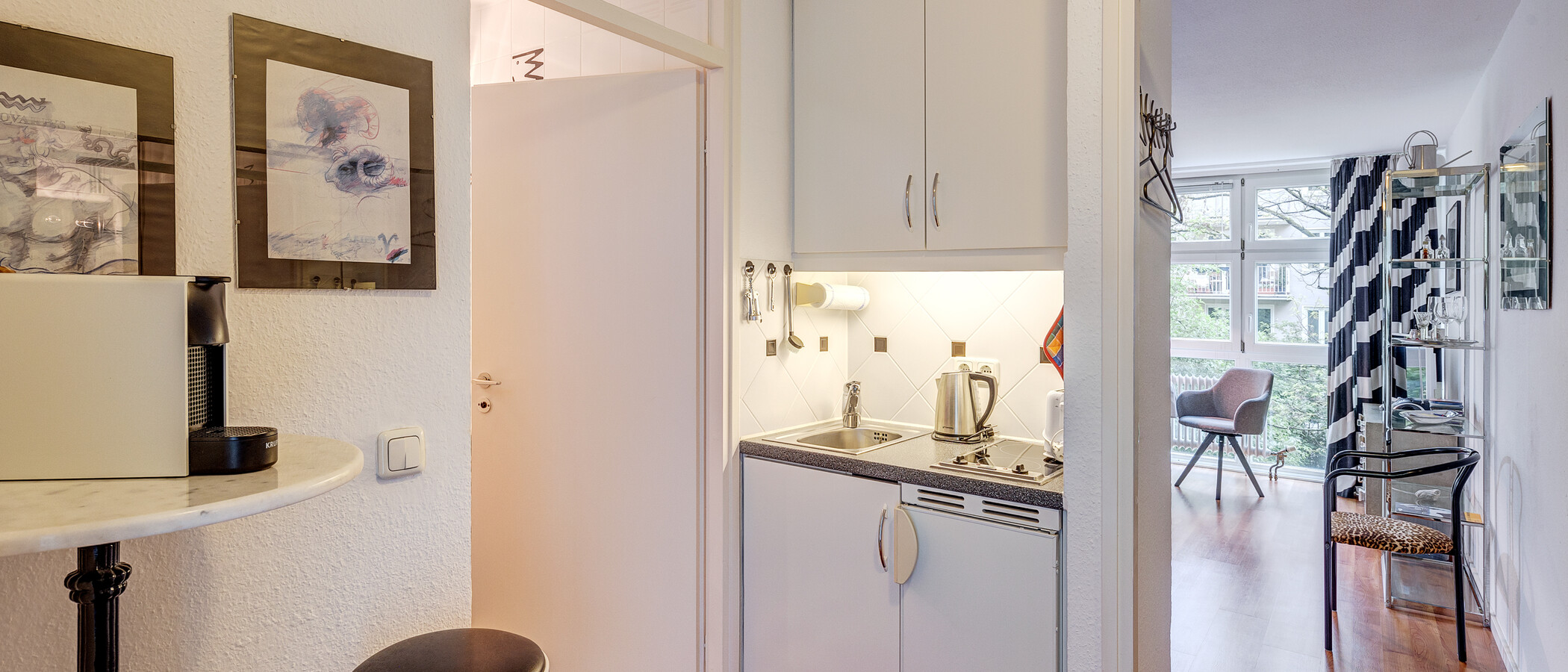 studio München Schwabing (links der Leopoldstraße) 02 cuisine 1095