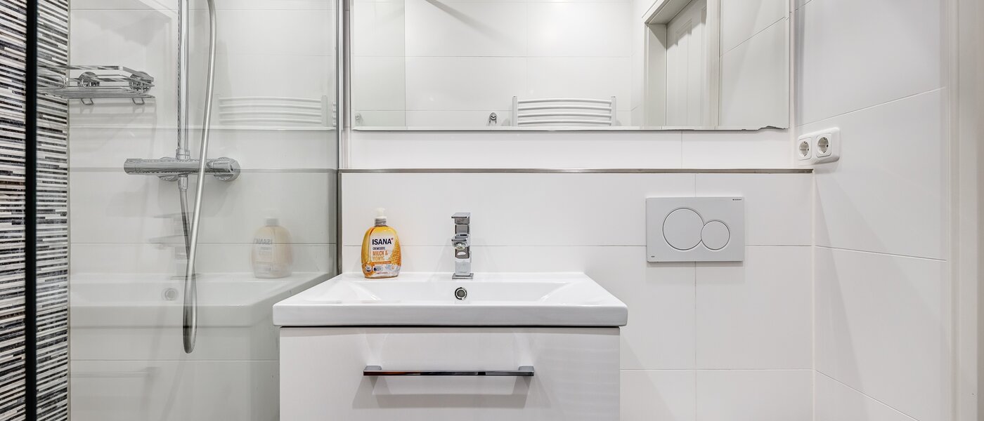 appartement München Arabellapark 03 salle de bain 11073