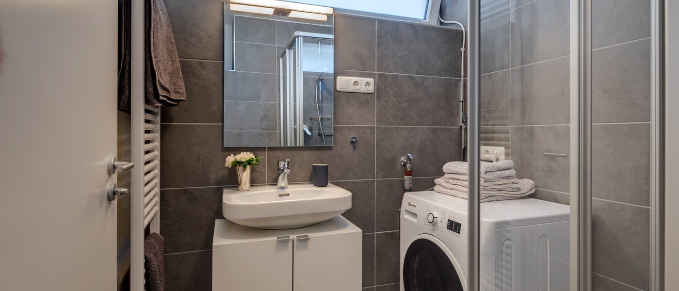 appartement avec terrasse sur le toit München Bogenhausen 01 salle de bain 11076