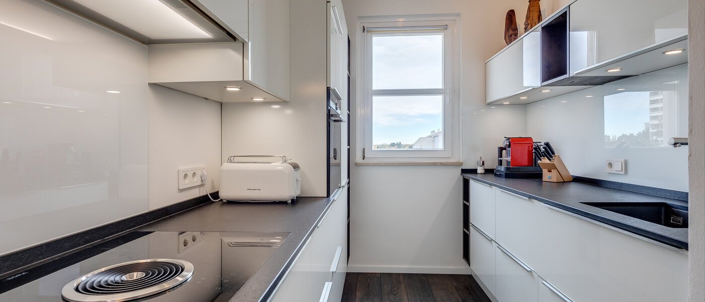 appartement avec terrasse sur le toit München Arabellapark 03 cuisine 11226