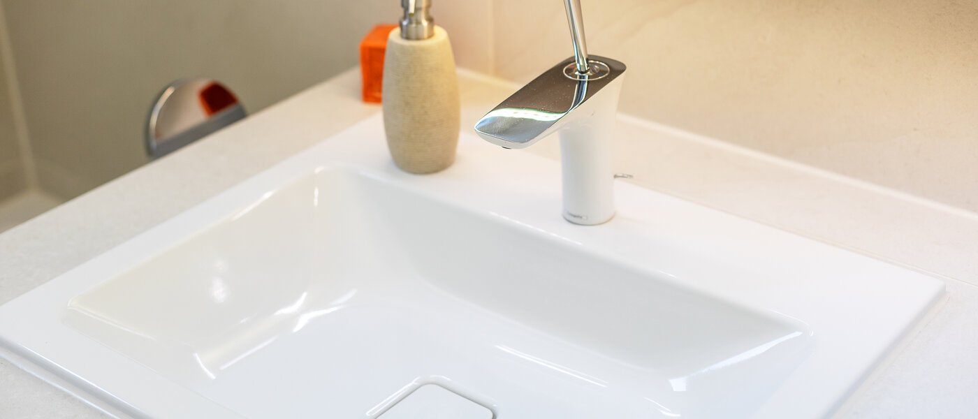 appartement avec terrasse sur le toit München Arabellapark 02 salle de bain 11226