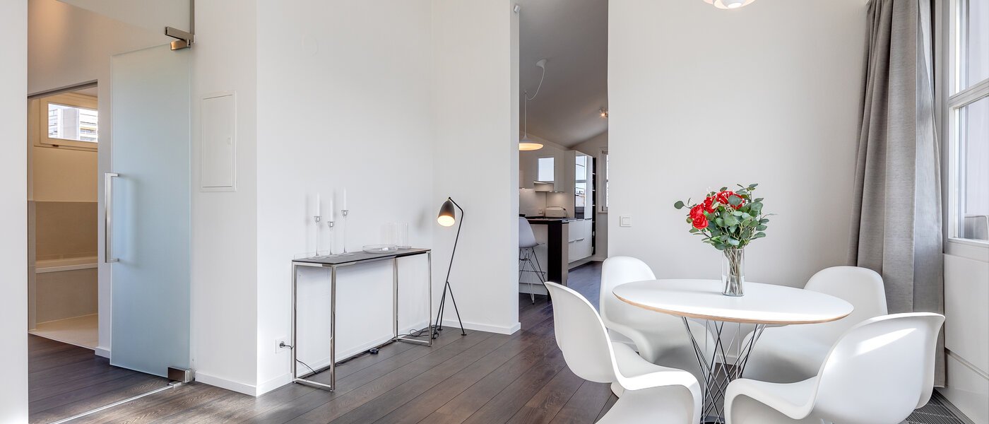 appartement avec terrasse sur le toit München Arabellapark 04 pièce à vivre 11226