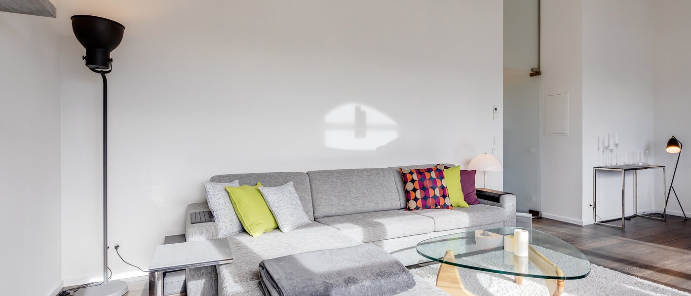 appartement avec terrasse sur le toit München Arabellapark 05 pièce à vivre 11226