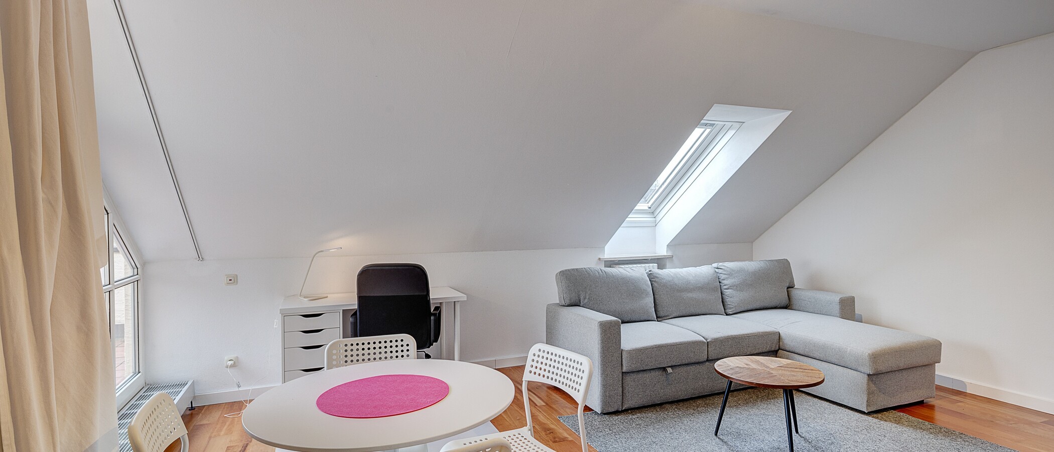 appartement avec terrasse sur le toit München Schwabing-Nord (zw. Leopoldstraße & Englischen Garten) 01 pièce à vivre 11235
