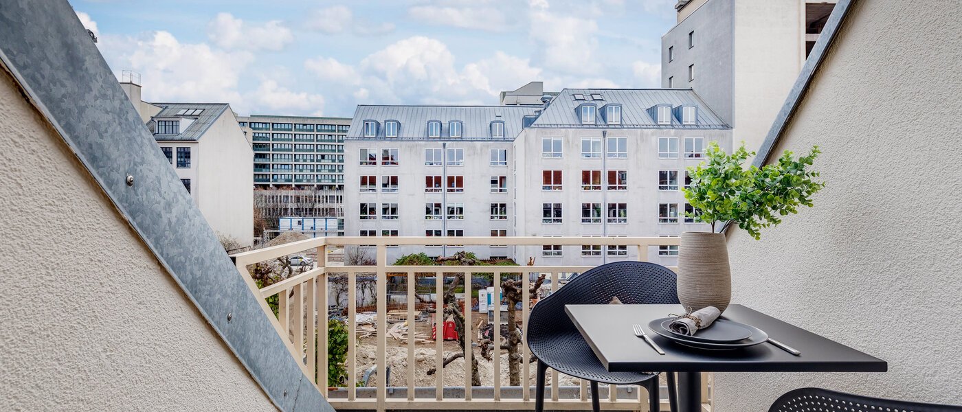 appartement style maisonnette avec mezzanine München Maxvorstadt 03 terrasse sur le toit 11294