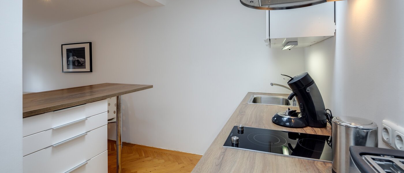 appartement sous les toits München Schwanthalerhöhe 03 cuisine 11507