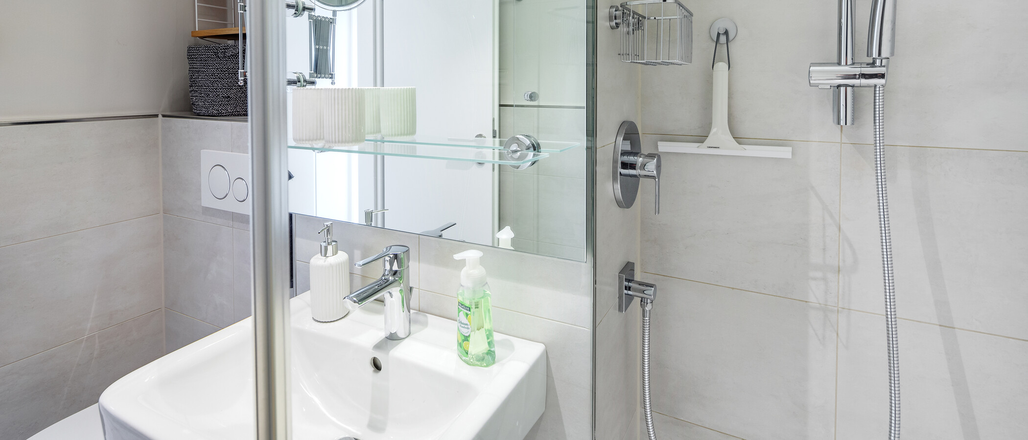 appartement München Altbogenhausen 01 salle de bain 11531