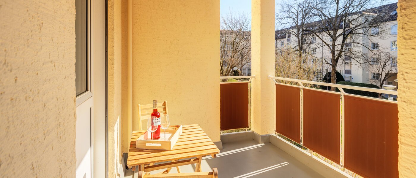 appartement München Schwabing-Nord (zw. Leopoldstraße & Englischen Garten) 01 balcon 11551