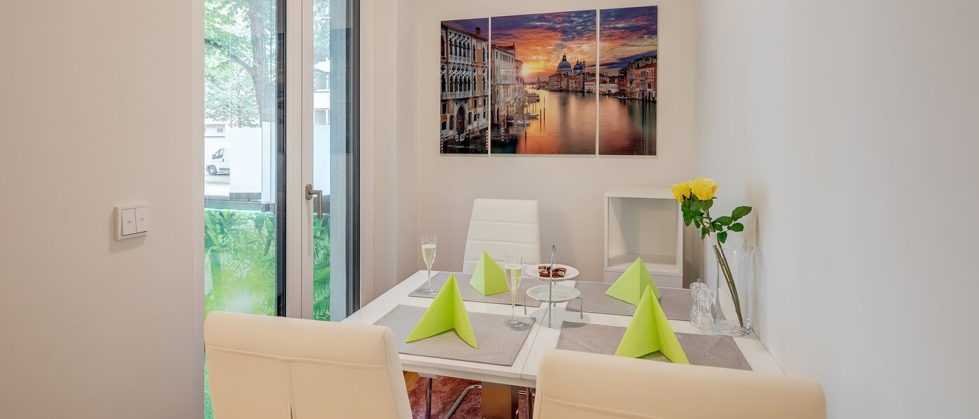 appartement München Bogenhausen 01 salle à manger 11684