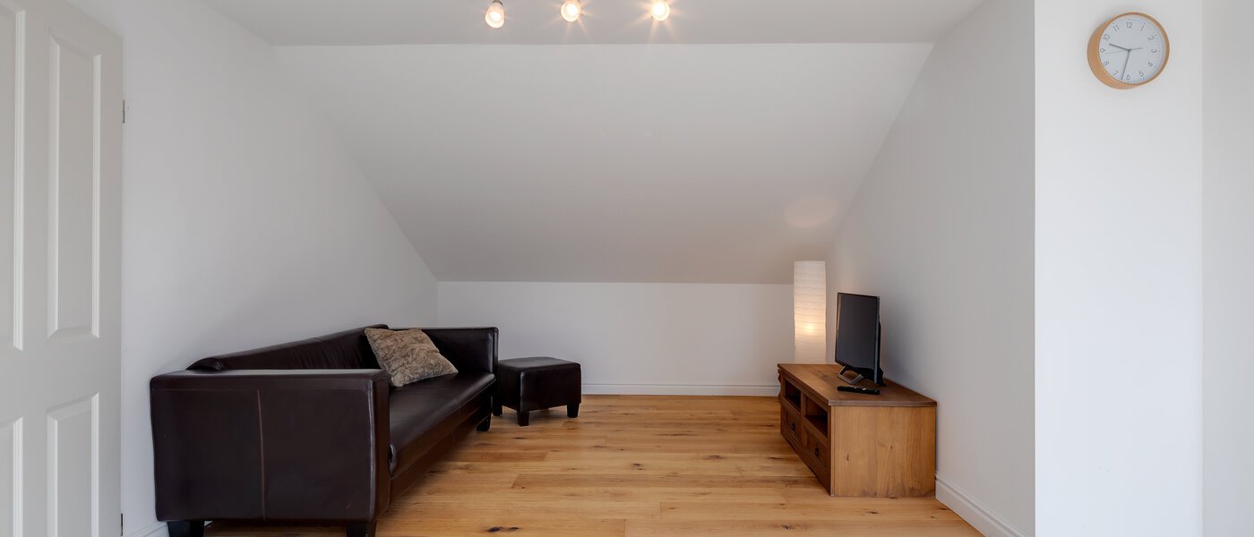 appartement sous les toits Feldafing Tutzing 02 pièce à vivre 11697