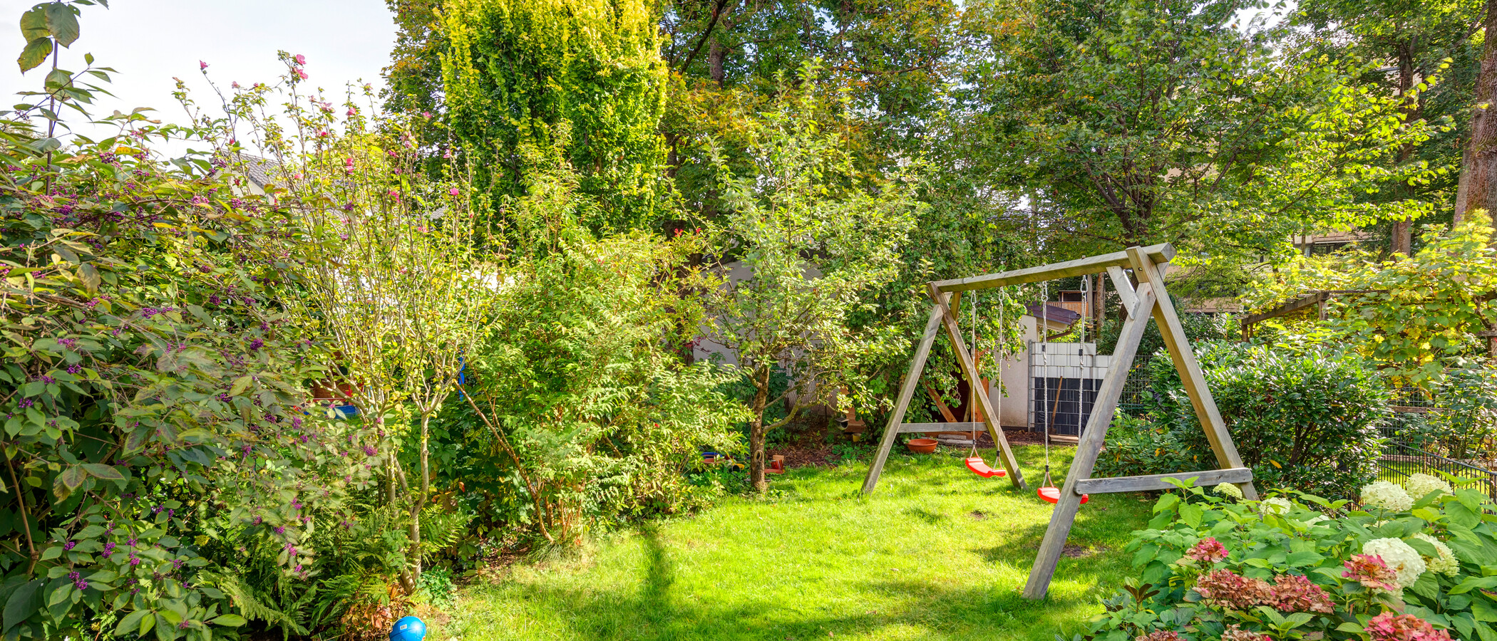 maison mitoyenne placée au milieu de la rangée München Moosach 01 jardin 11852