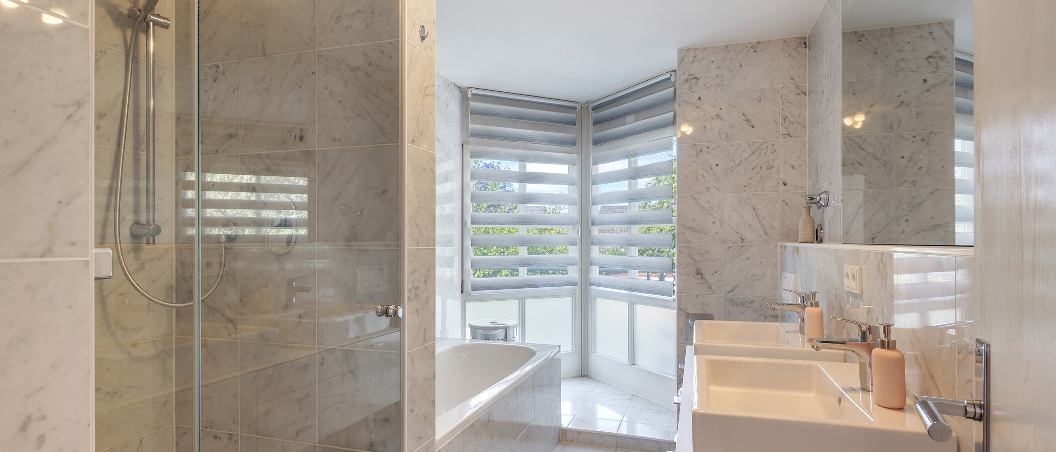 appartement avec mezzanine Pullach im Isartal 01 salle de bain 12007