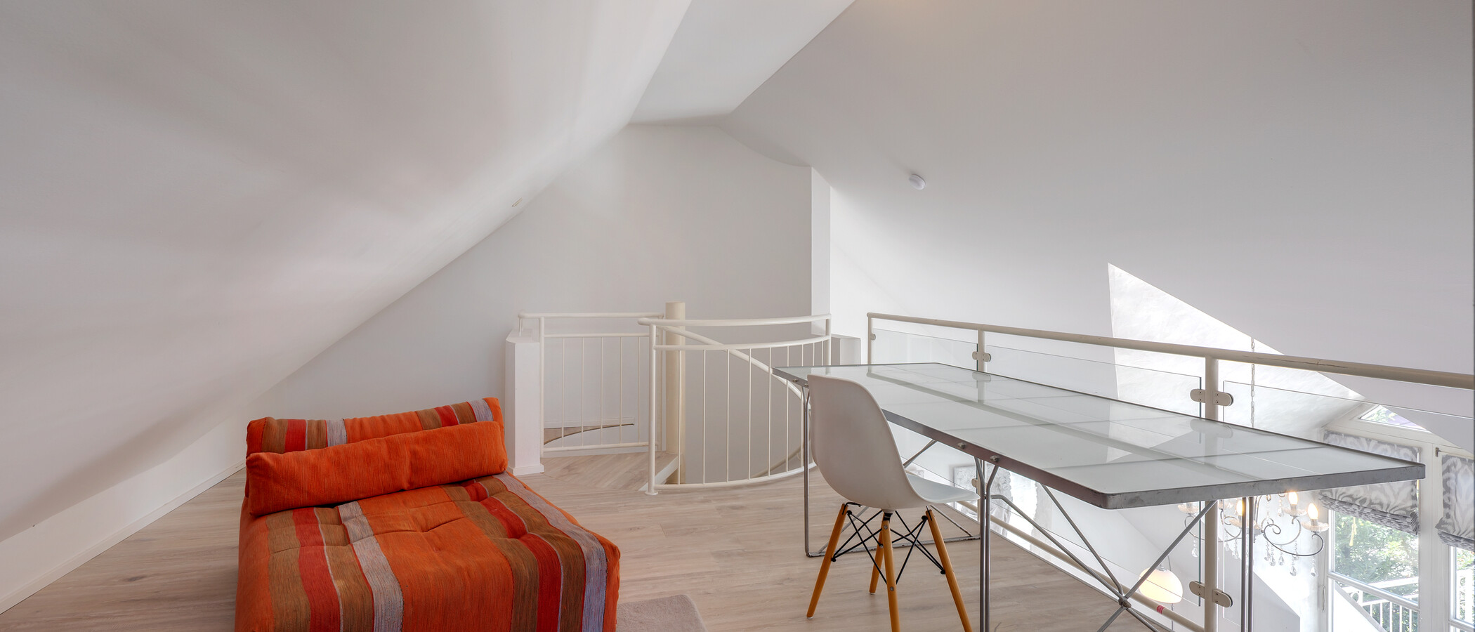 appartement avec mezzanine Pullach im Isartal 01 coin bureau 12007