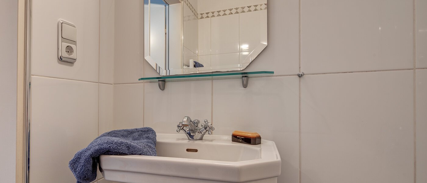 appartement sous les toits München Oberföhring 02 salle de bain 1205