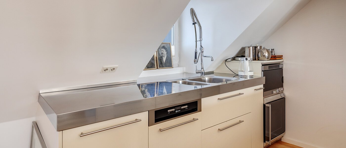 appartement style maisonnette München Ludwigsvorstadt 02 cuisine 12126