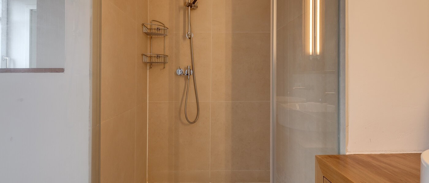 appartement style maisonnette München Ludwigsvorstadt 04 salle de bain 12126