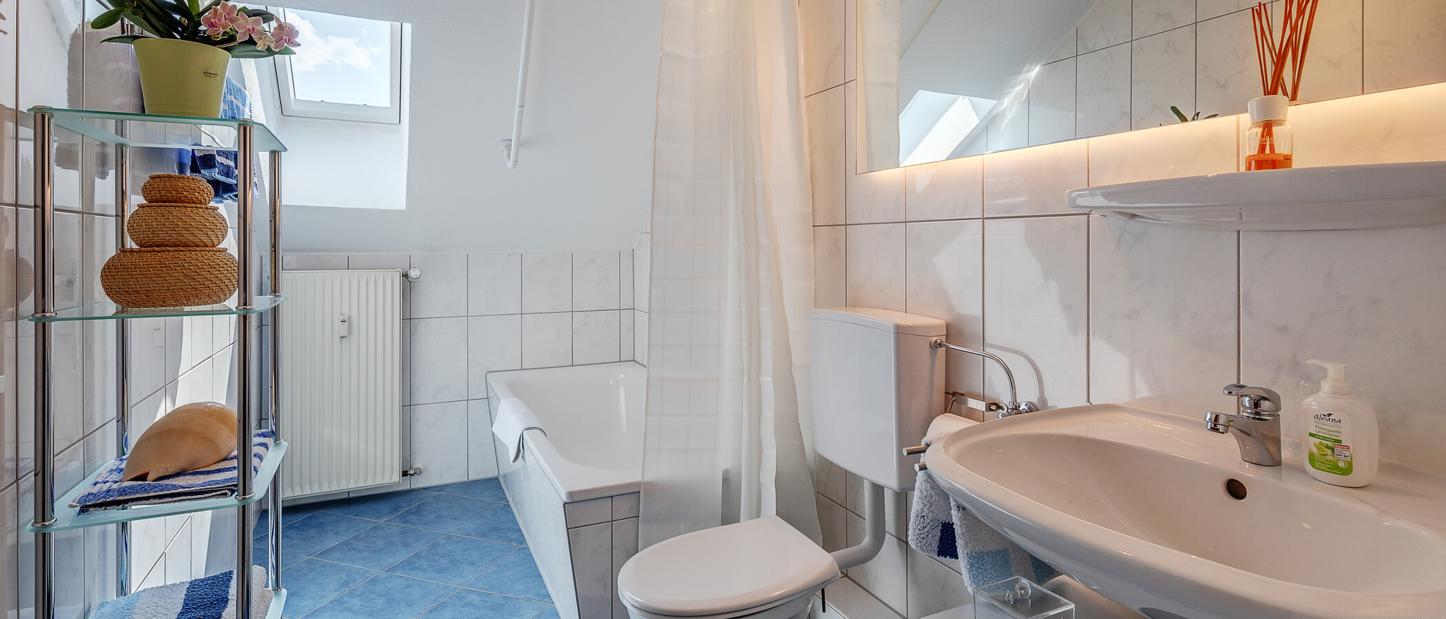 appartement sous les toits München Waldperlach 01 salle de bain 12208