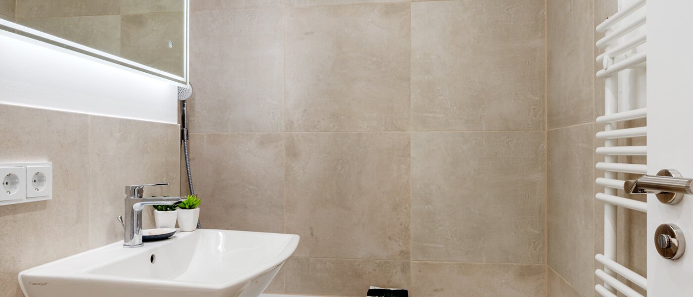 appartement style maisonnette München Moosach 02 salle de bain 12293