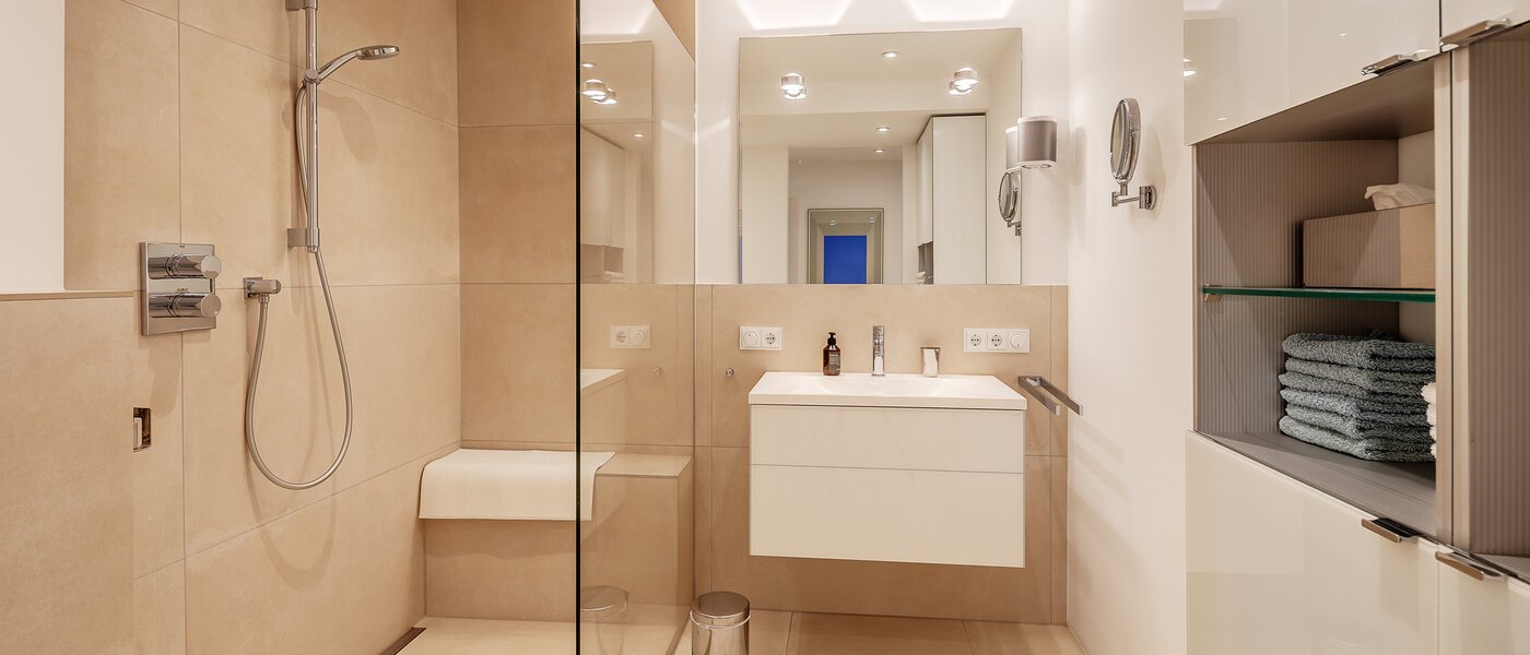 appartement style maisonnette München Cosimapark 01 salle de bain 12301