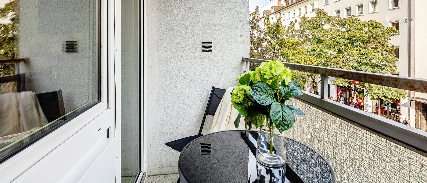 studio München Maxvorstadt 01 balcon 12325