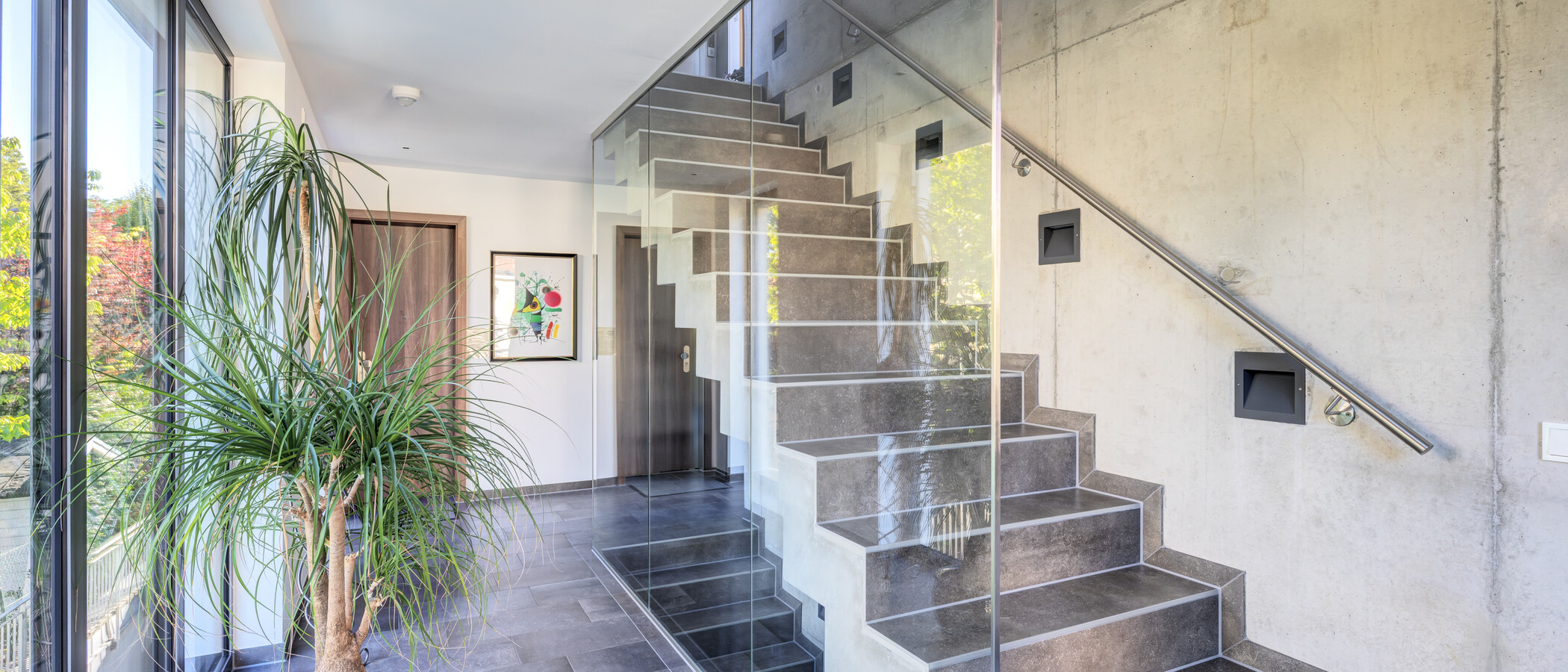 appartement München Pasing 01 escalier dans l‘immeuble 12344