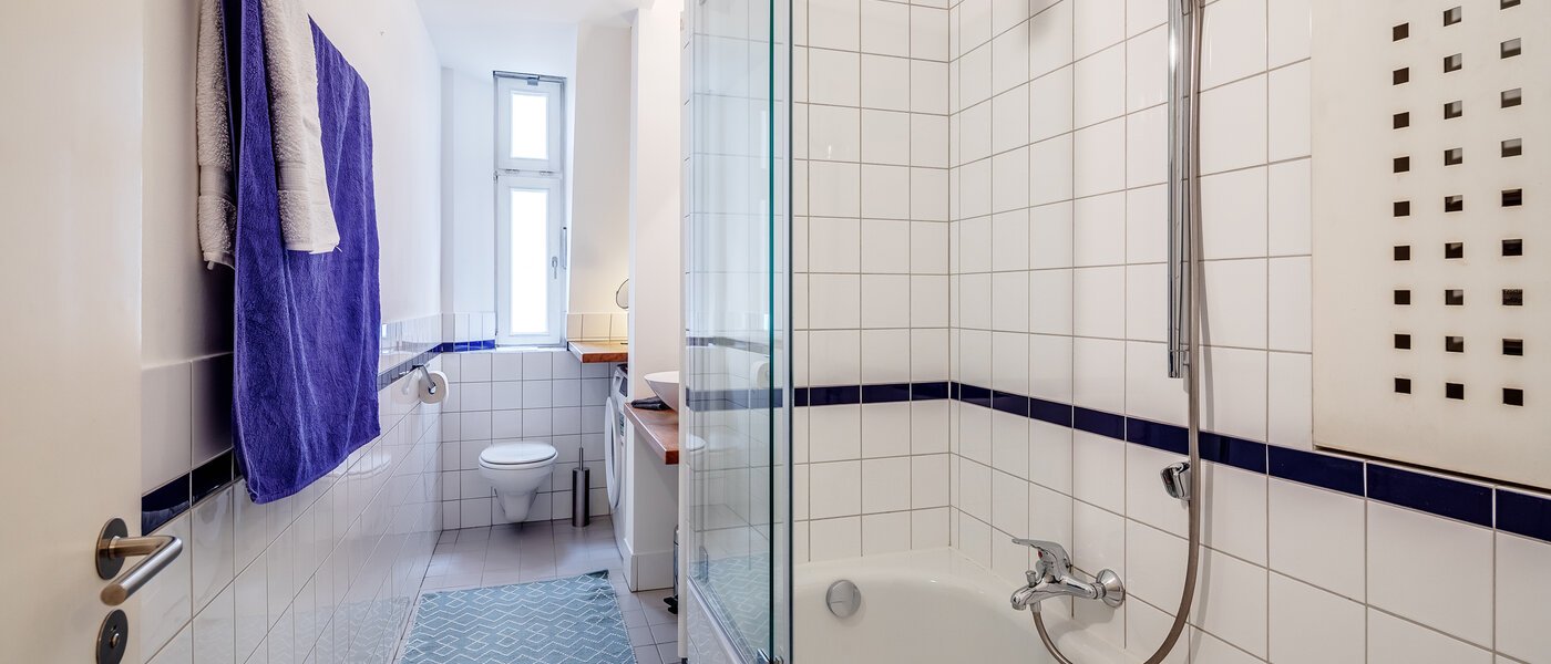 appartement style maisonnette München Gärtnerplatzviertel 03 salle de bain 12440