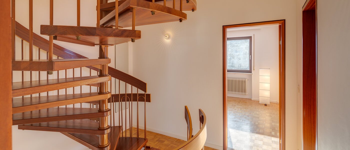 dernière maison de la rangée de maisons mitoyennes München Obersendling 02 entrée/couloir 12456