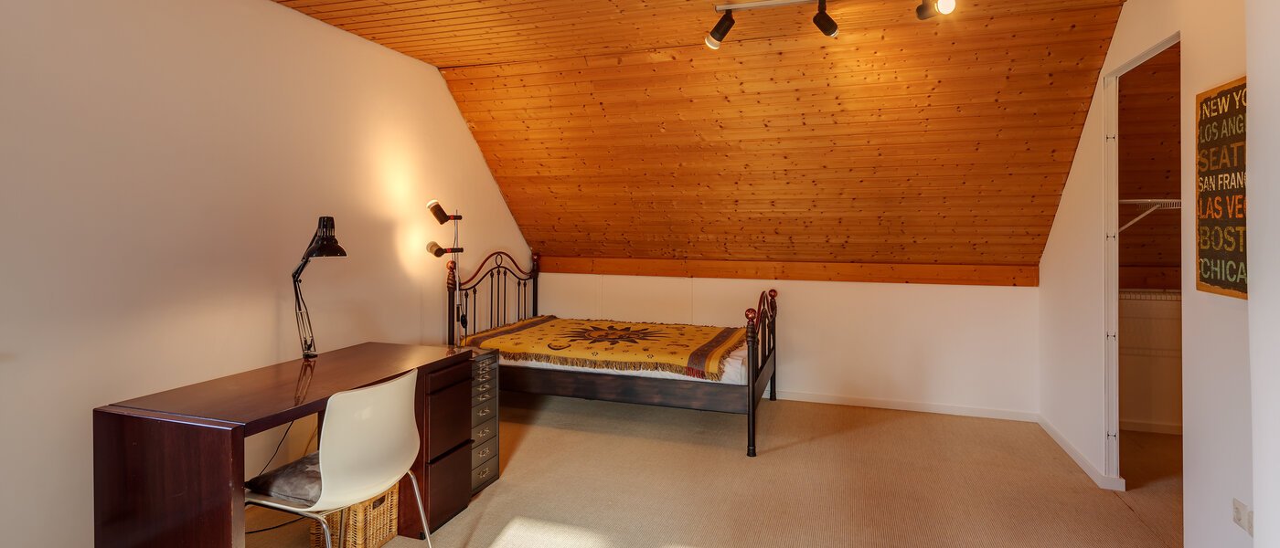 dernière maison de la rangée de maisons mitoyennes München Obersendling 02 2ième chambre 12456