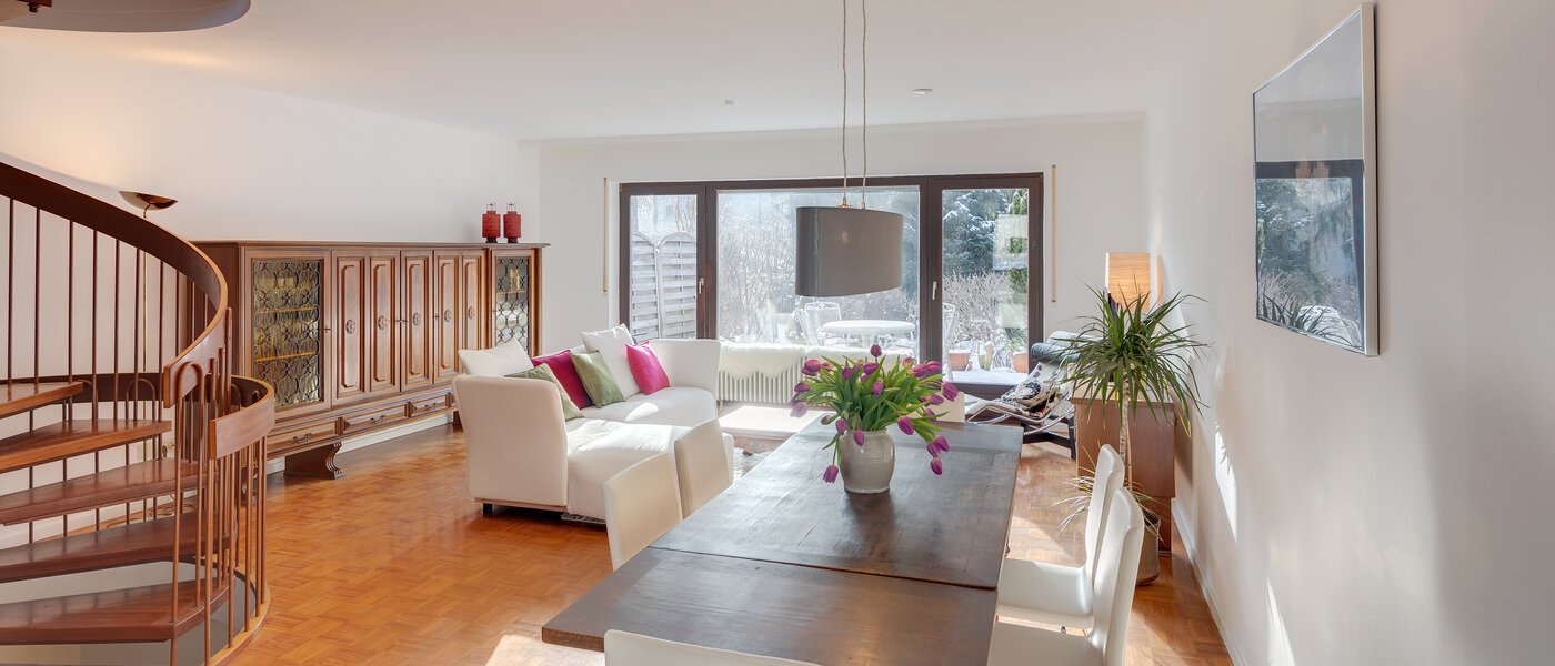 dernière maison de la rangée de maisons mitoyennes München Obersendling 01 pièce à vivre 12456