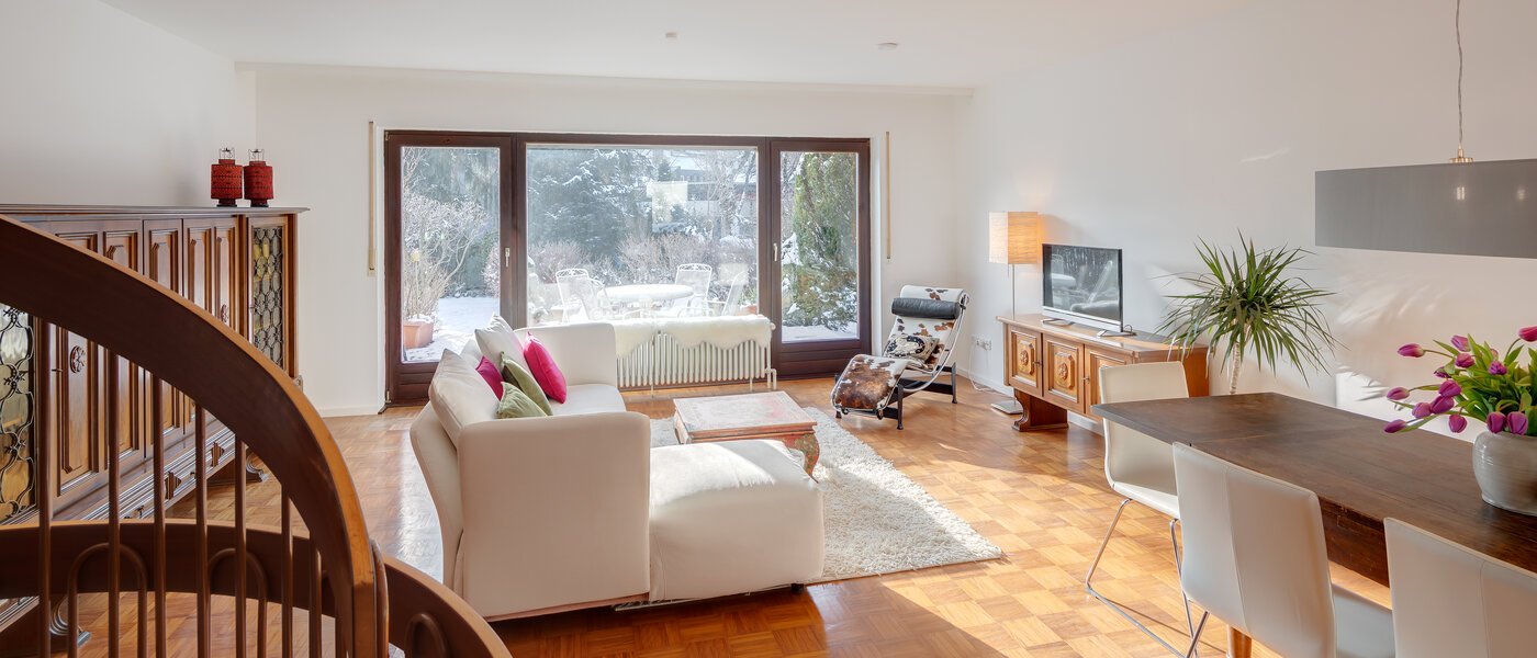 dernière maison de la rangée de maisons mitoyennes München Obersendling 02 pièce à vivre 12456