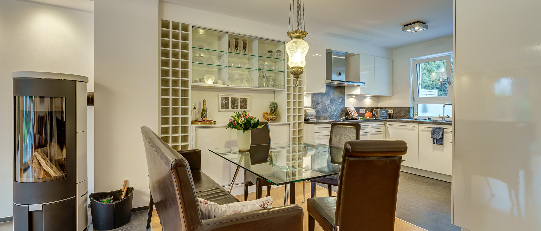 maison mitoyenne placée au milieu de la rangée Baldham Vaterstetten 01 salle à manger 12473