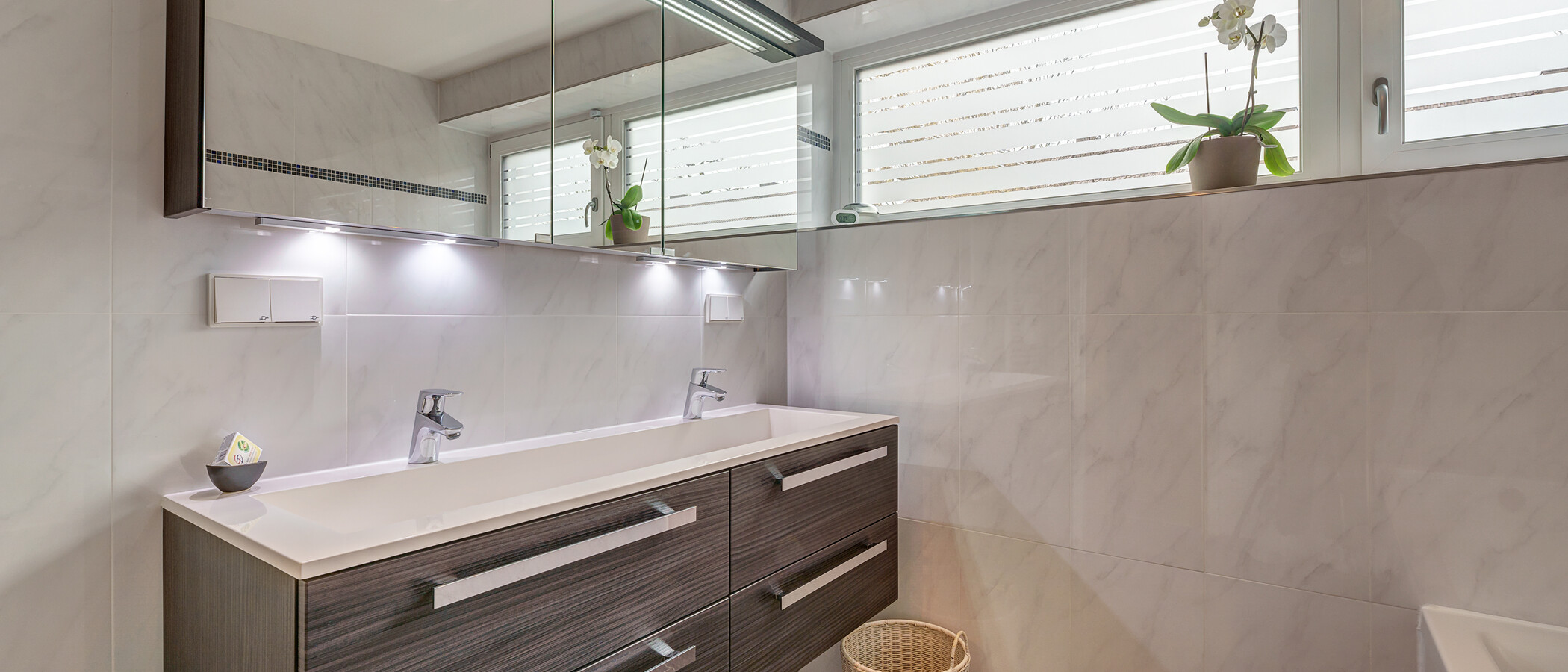 maison mitoyenne placée au milieu de la rangée Baldham Vaterstetten 02 1ère salle de bain 12473
