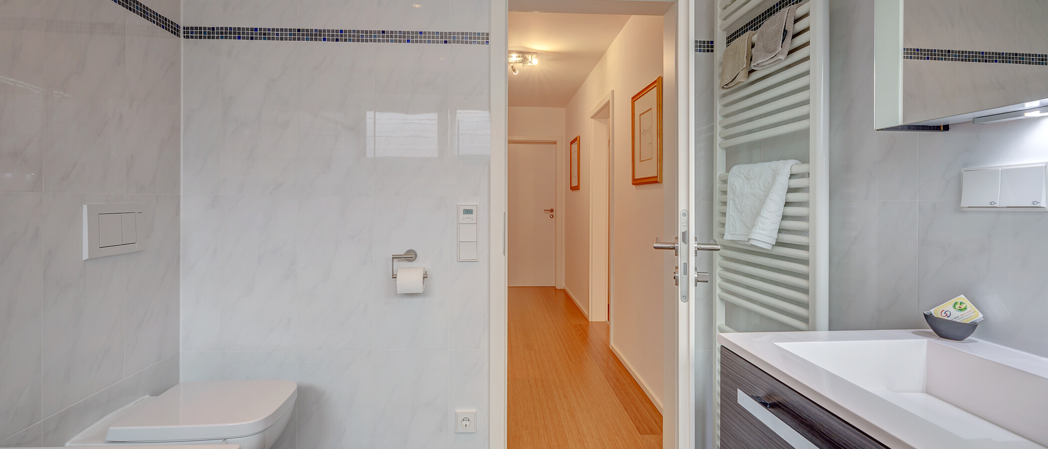 maison mitoyenne placée au milieu de la rangée Baldham Vaterstetten 03 1ère salle de bain 12473