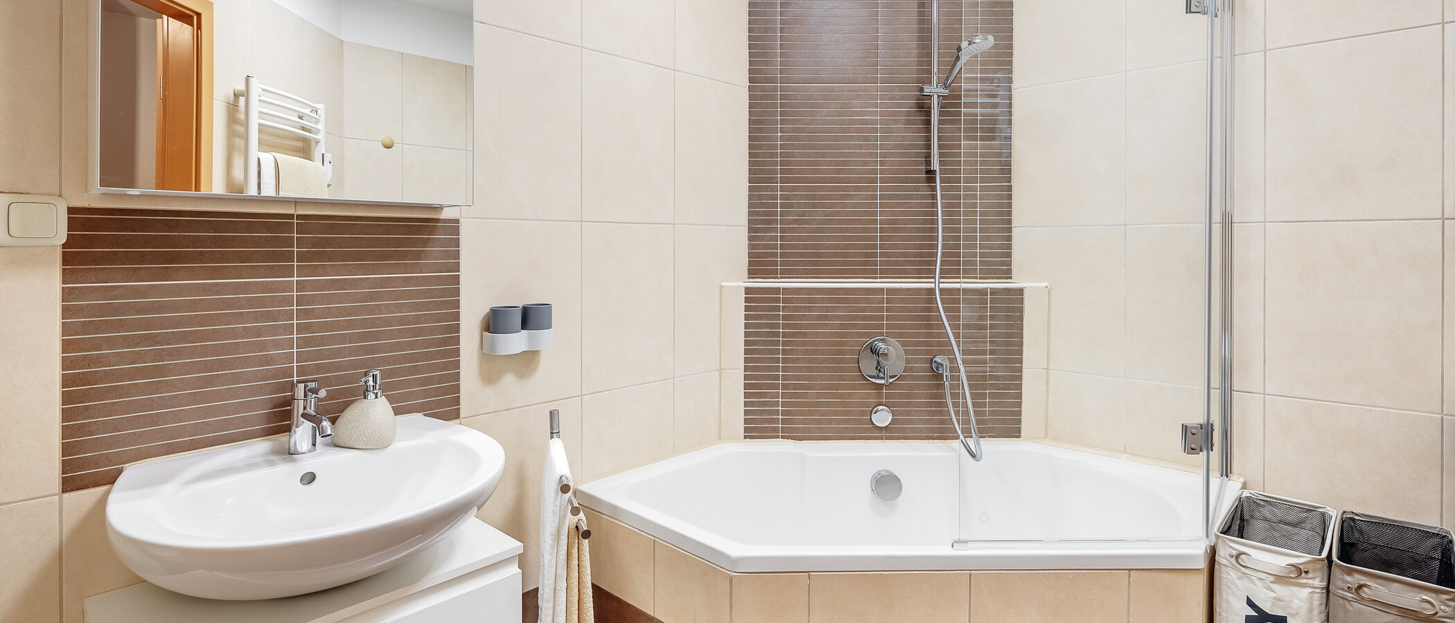 appartement style maisonnette München Milbertshofen 01 salle de bain 12485