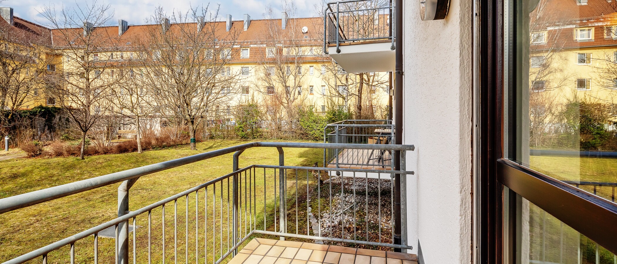 appartement style maisonnette München Milbertshofen 02 balcon 12485