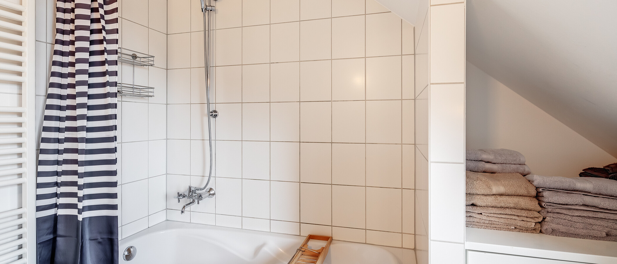 appartement sous les toits München Nymphenburg 03 salle de bain 12497