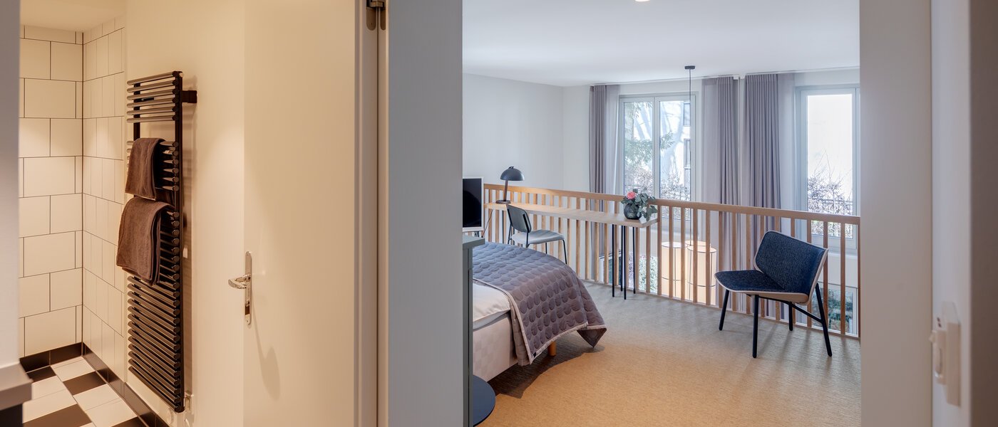 appartement style maisonnette avec mezzanine München Herzogpark 03 salle de bain 12522