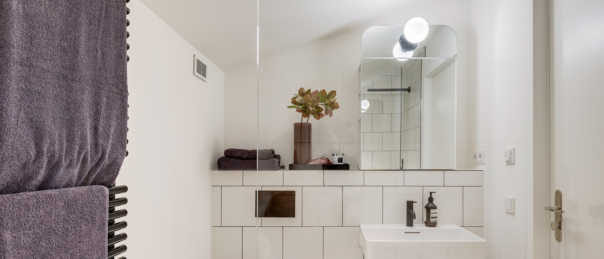 appartement style maisonnette avec mezzanine München Herzogpark 02 salle de bain 12527
