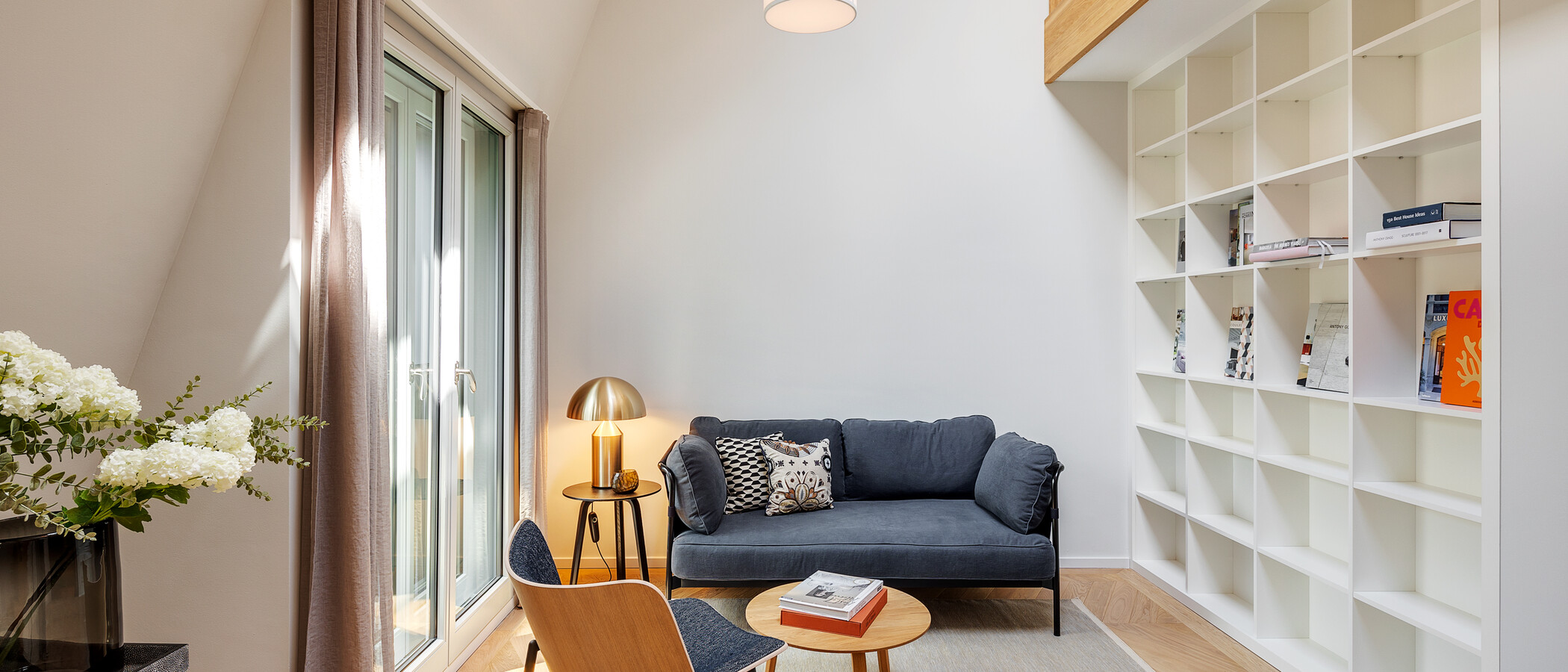 appartement style maisonnette avec mezzanine München Herzogpark 01 pièce à vivre 12527