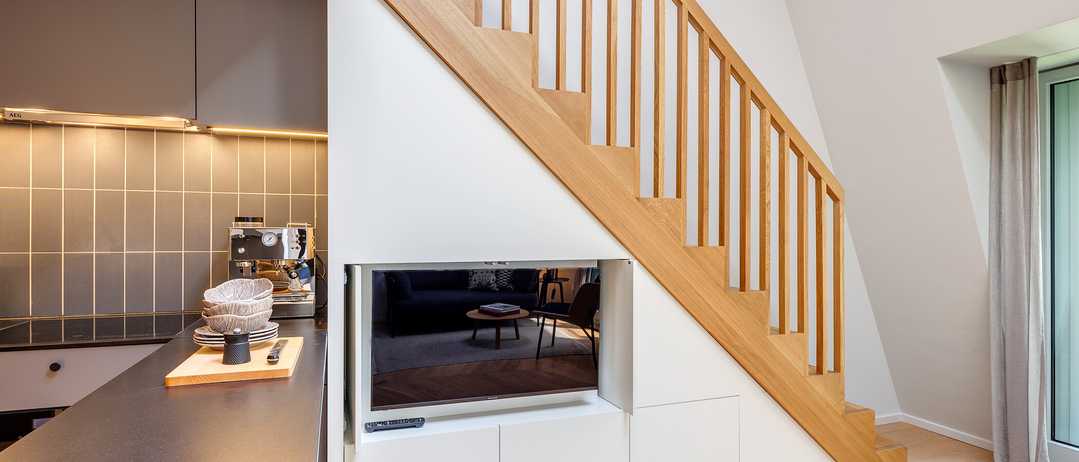 appartement style maisonnette avec mezzanine München Herzogpark 05 pièce à vivre 12527