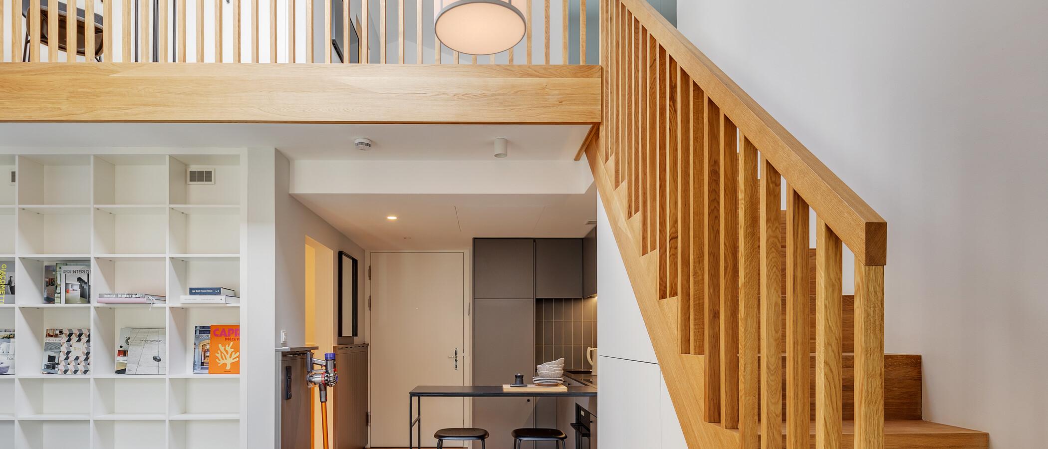 appartement style maisonnette avec mezzanine München Herzogpark 06 pièce à vivre 12527