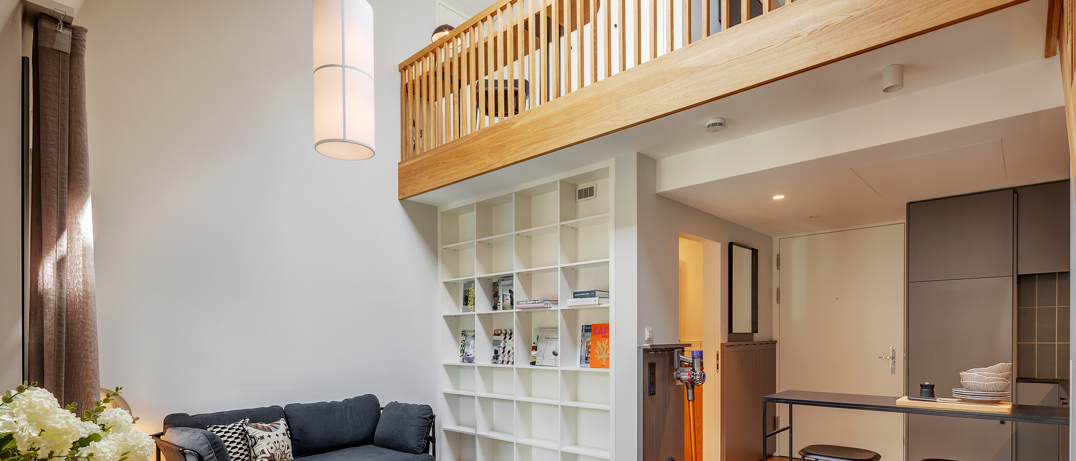 appartement style maisonnette avec mezzanine München Herzogpark 07 pièce à vivre 12527