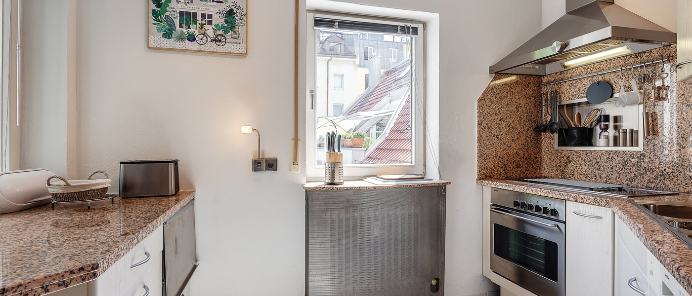 appartement avec terrasse sur le toit München Maxvorstadt 03 cuisine 12588
