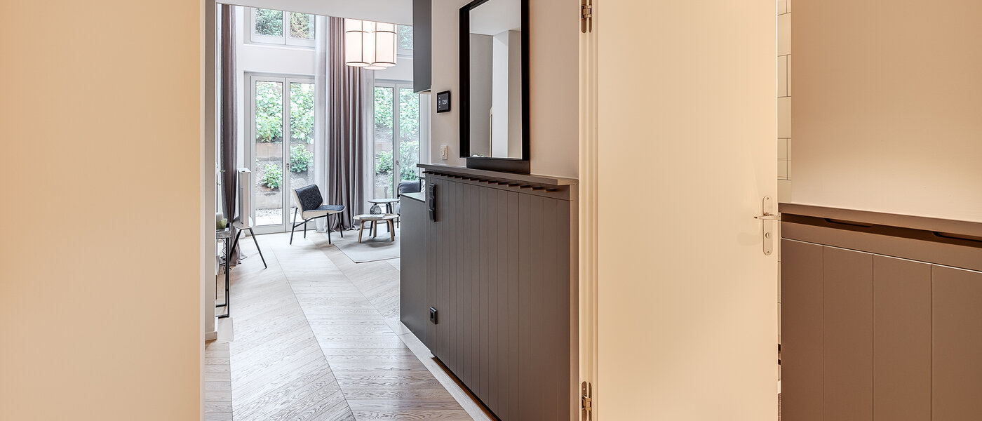appartement style maisonnette avec mezzanine München Herzogpark 01 entrée/couloir 12611