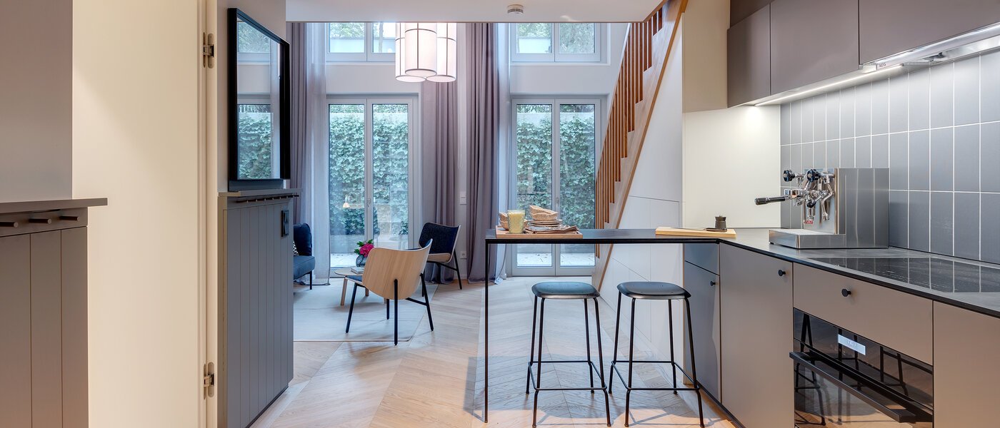 appartement style maisonnette avec mezzanine München Herzogpark 03 cuisine 12615