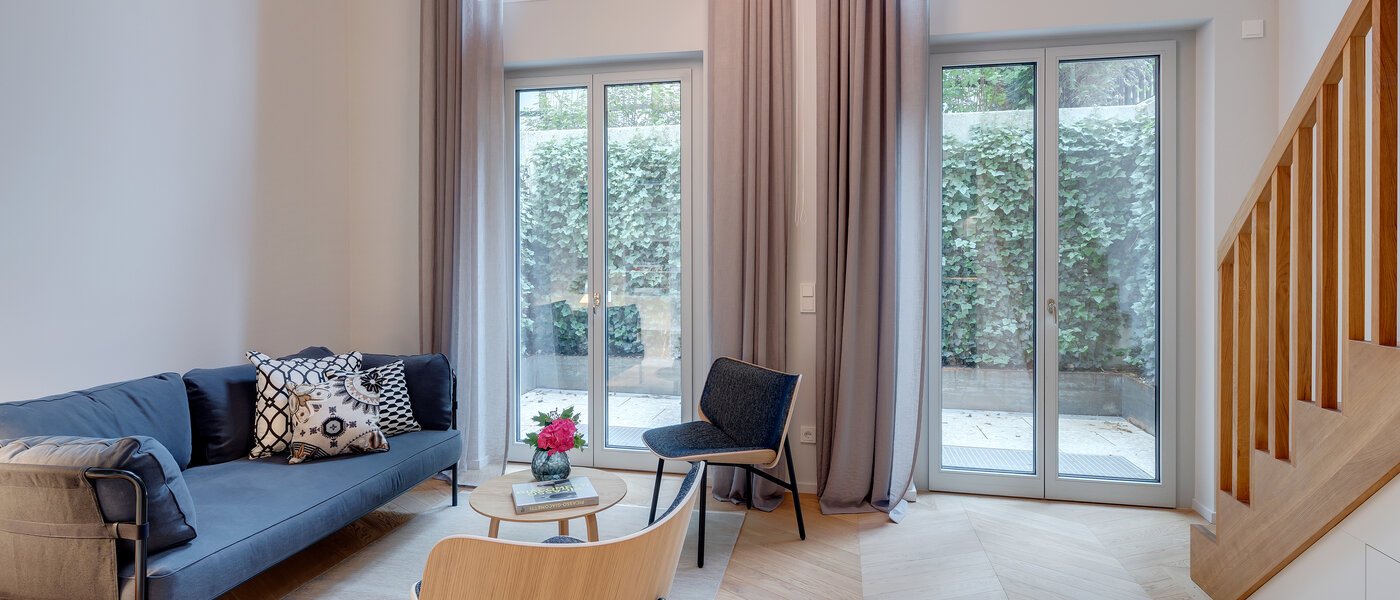 appartement style maisonnette avec mezzanine München Herzogpark 01 pièce à vivre 12615