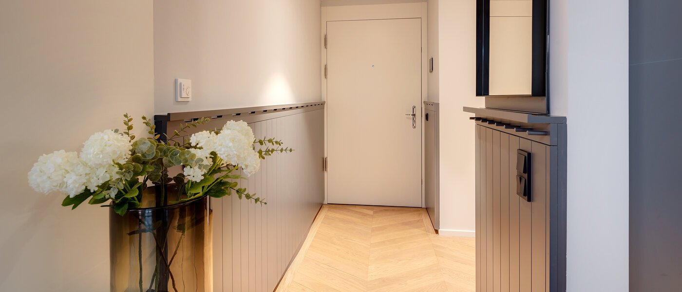 appartement style maisonnette avec mezzanine München Herzogpark 01 entrée/couloir 12616